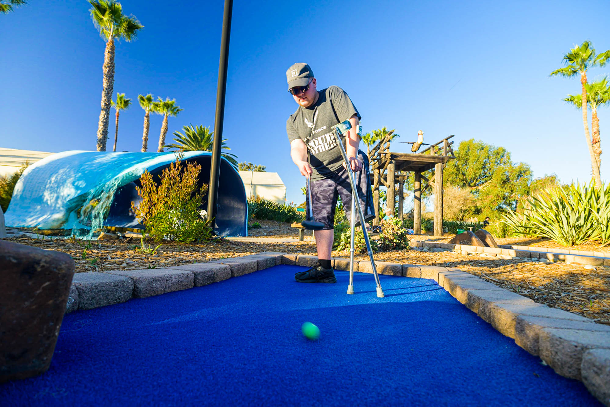 Forge attendee mini golfing